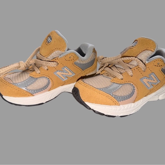 New Balance Other - New Balance 2002 Toddler Sneakers | Size 6 | Tan Gray | Unisex | Like New